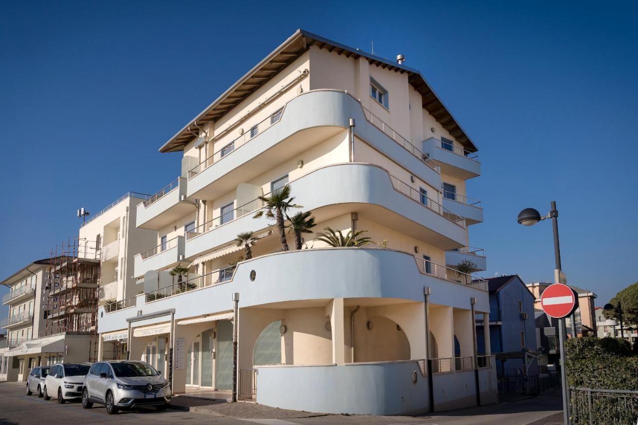 Ferrari Apartments Levante カオルレ エクステリア 写真